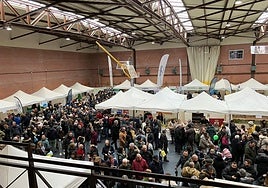El Recinto Ferial de Saldaña, abarrotado este domingo con la feria de las Candelas.