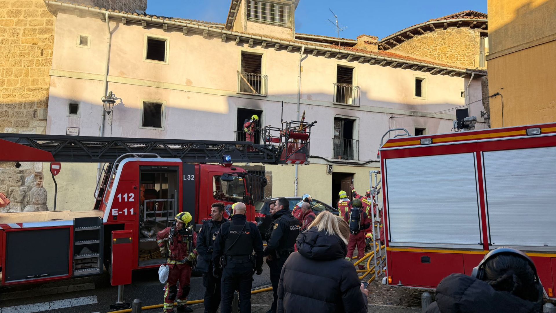 El incendio de la casa okupa de León en imágenes