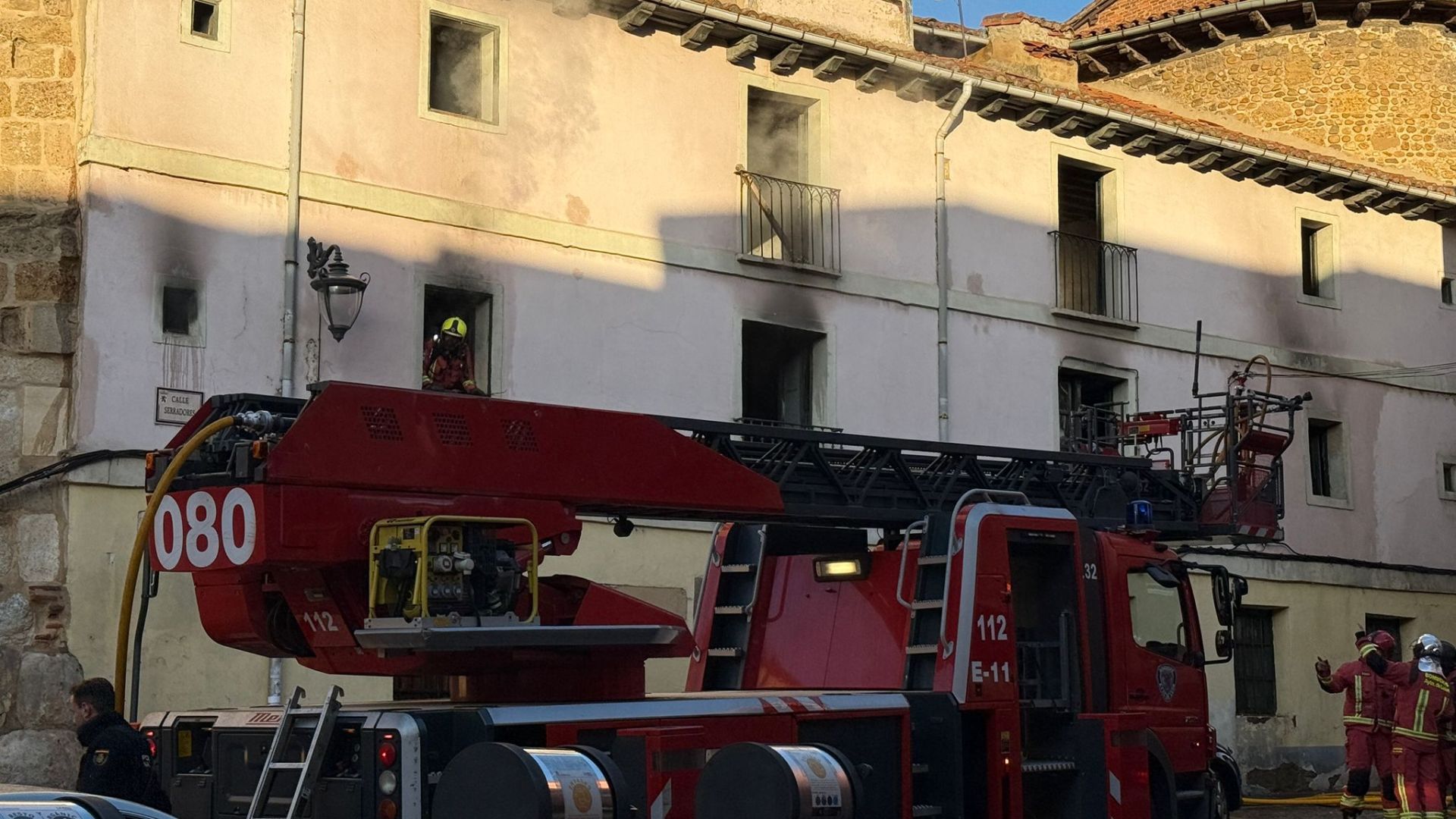 El incendio de la casa okupa de León en imágenes