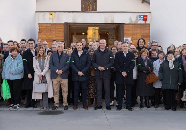 Delegados de la AECC de Valladolid y alcaldes y diputados de la provincia.