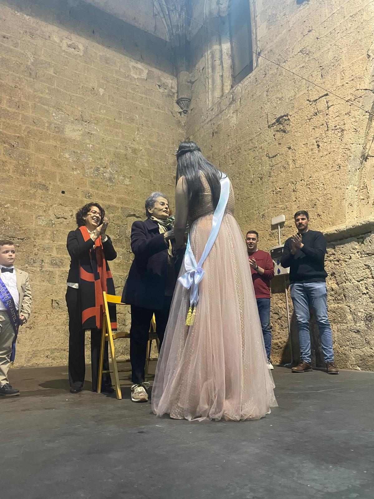 Homenaje de Tordehumos a su veterana vecina Presentación Allén