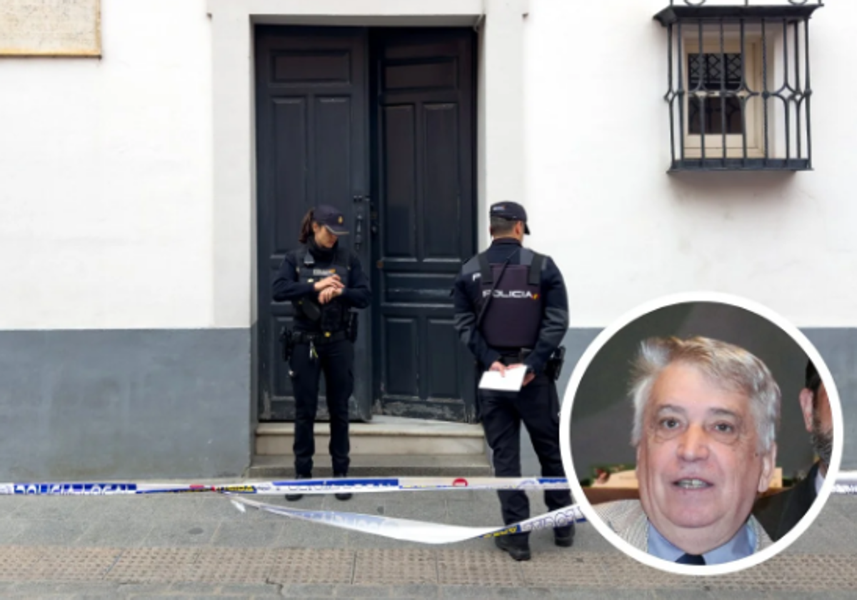 La Policía, en la puerta de la vivienda del catédrático tras el suceso. En detalle, Enrique Valdivieso.