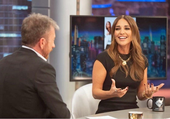 Paula Echevarría con Pablo Motos en 'El Hormiguero'.