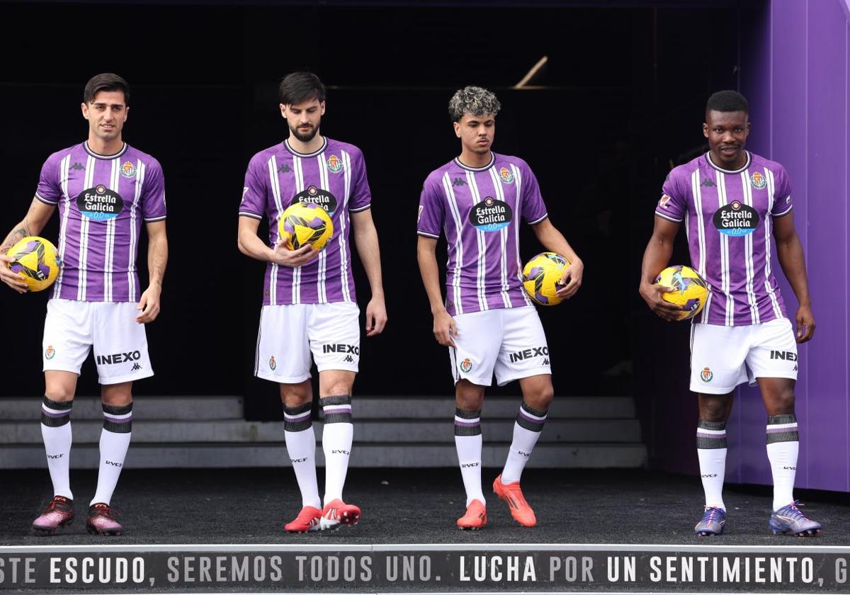 De izquierda a derecha, Antonio Candela, Florian Grillitsch, Adam Aznou y Joseph Aidoo, este miércoles durante su presentación como nuevos jugadores del Real Valladolid