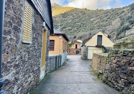 Imagen de una de las calles del Pueblo Mágico de la provincia de León.