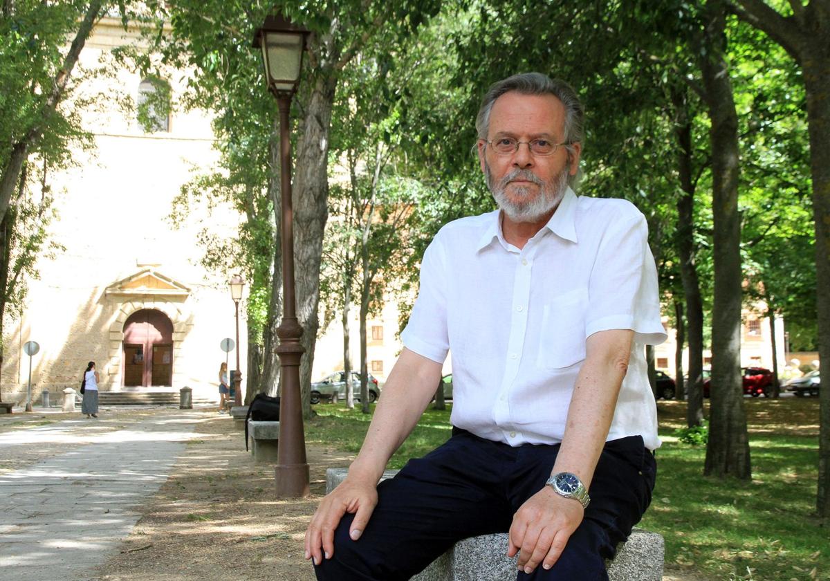 José Antonio Abella, en julio de 2023 en un parque de Segovia.