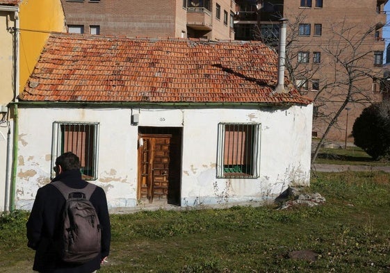 Vivienda okupada en la avenida Juan de Borbón y Battemberg de la capital segoviana.