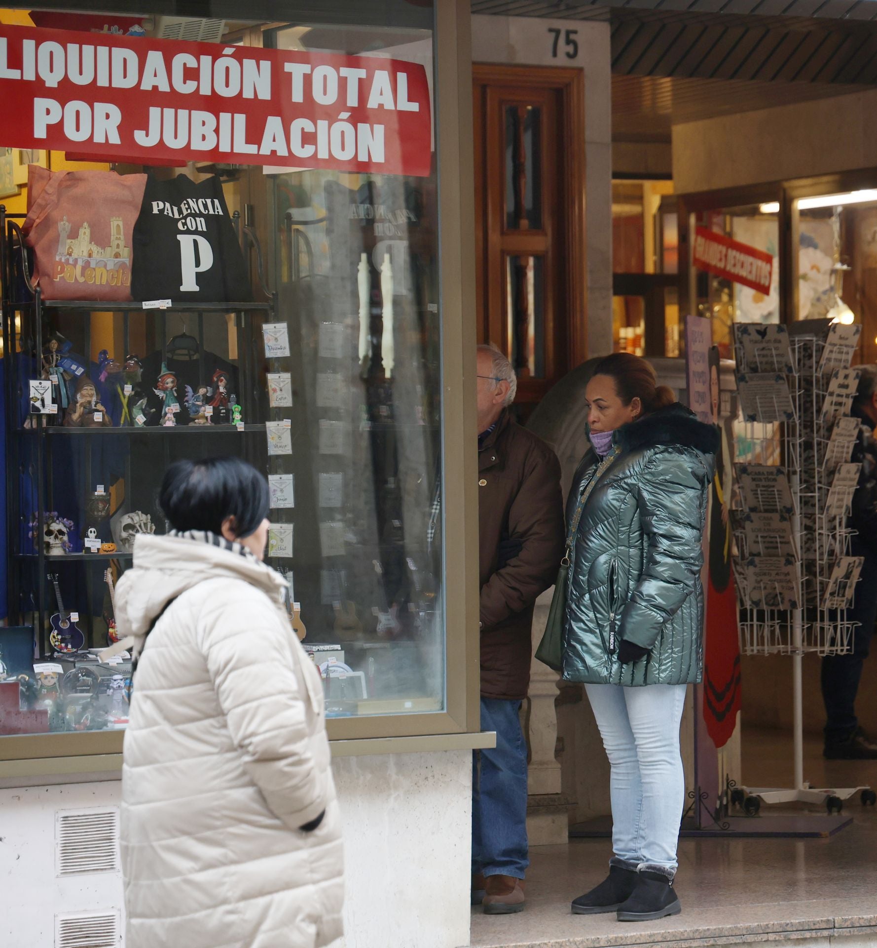 Un nuevo cierre acentúa el declive de la Calle Mayor de Palencia