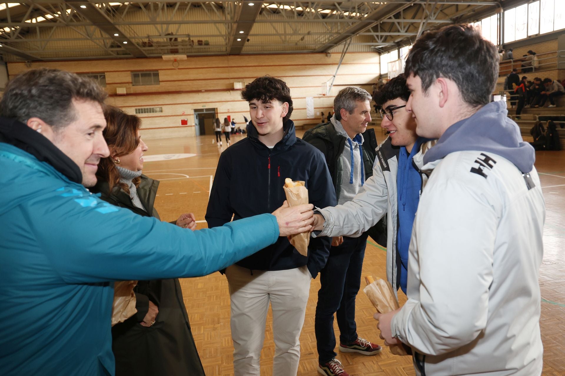 El bocata solidario de Manos Unidas en los colegios de Palencia