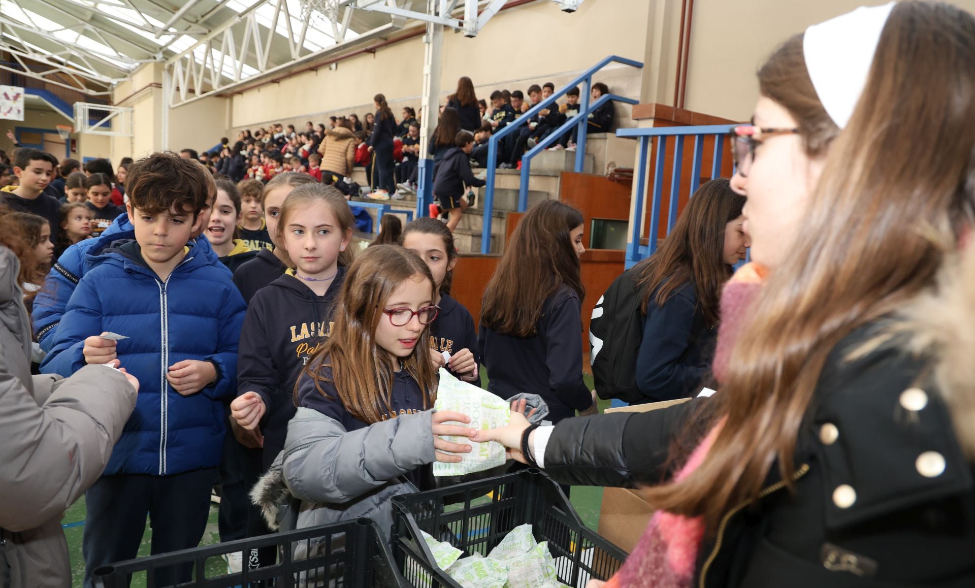 El bocata solidario de Manos Unidas en los colegios de Palencia