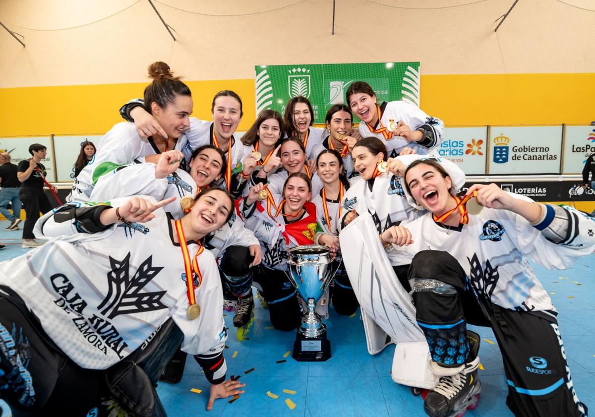 Imagen principal - Las Panteras, campeonas de la Copa de la Reina