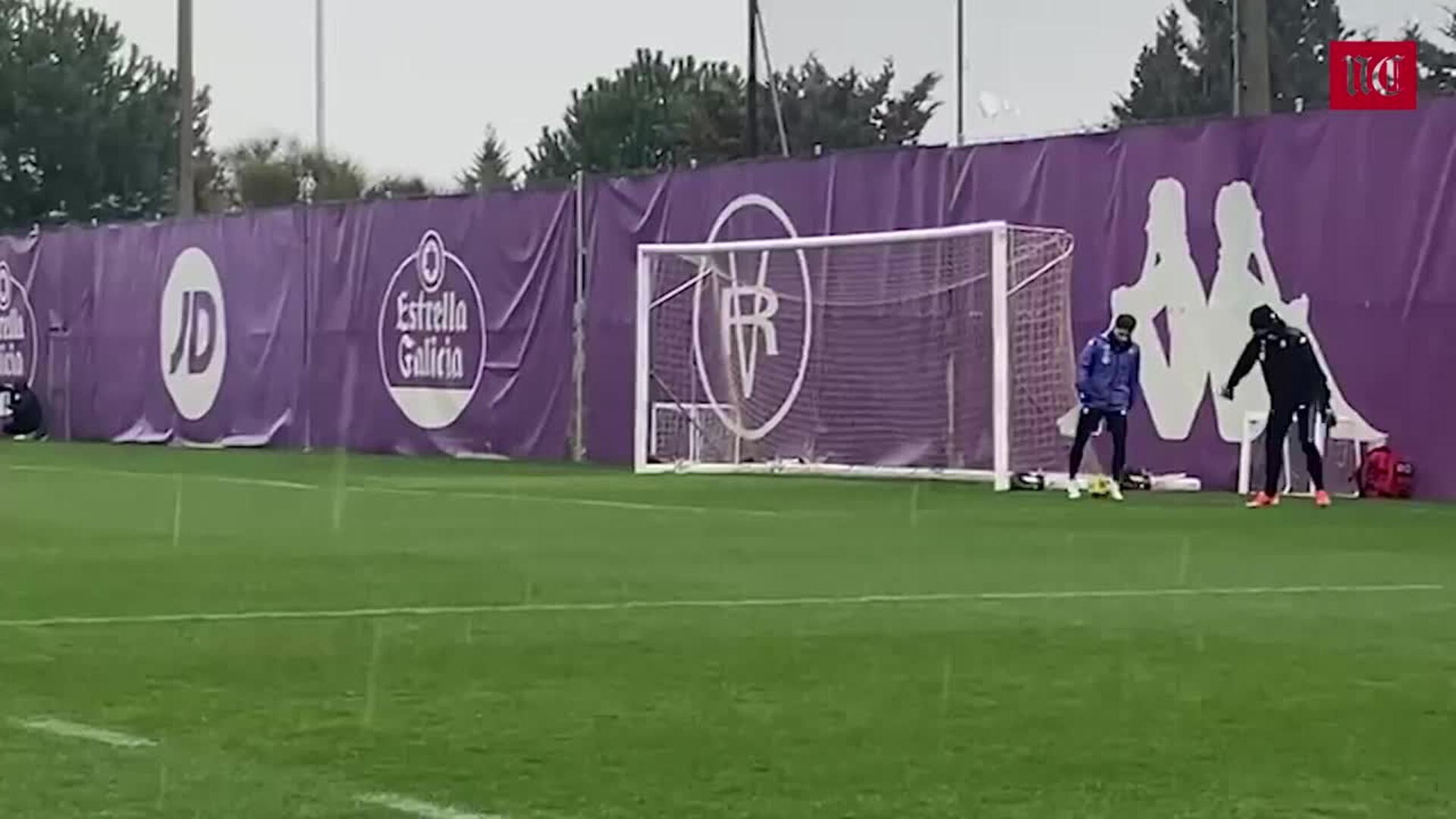 Raúl Moro participa en el entrenamiento del Real Valladolid