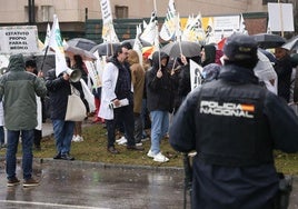 Concentración protesta del CESM ante la Delegación del Gobierno.