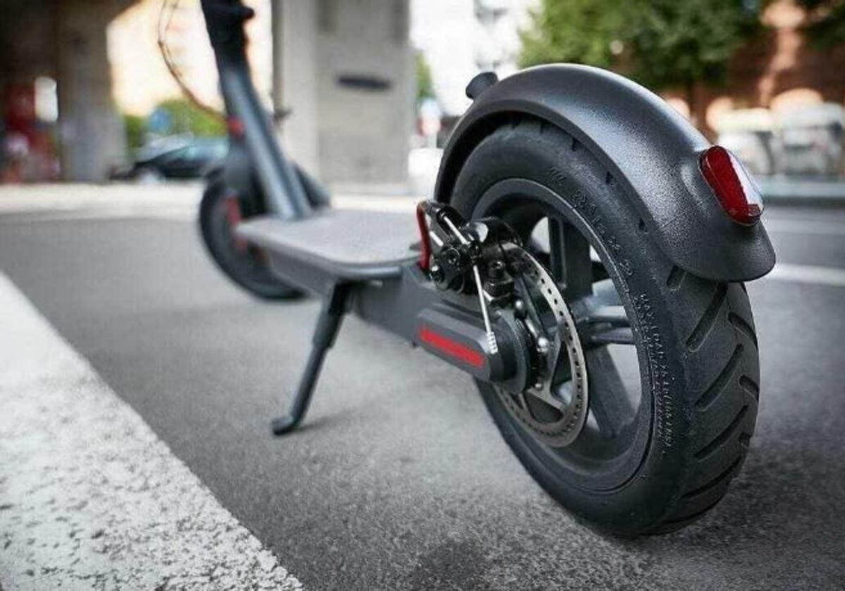 Requisado un patinete eléctrico por circular a «gran velocidad» por una zona peatonal