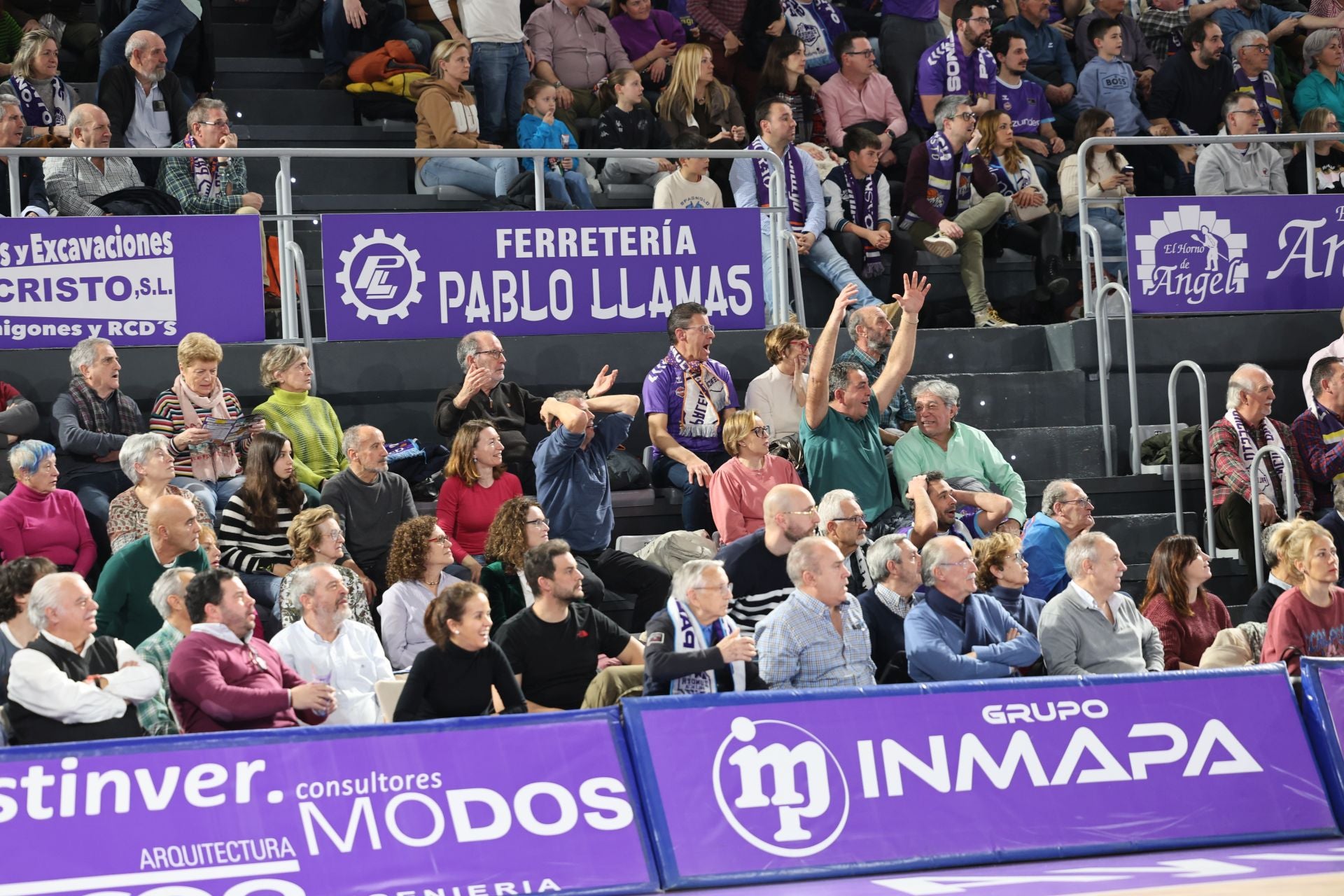 Búscate en las gradas del Palencia-San Pablo Burgos