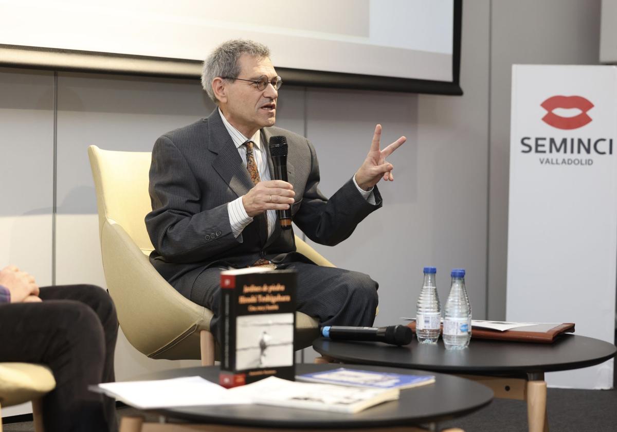 Antonio Santos, durante la presentación de su libro en Espacio Seminci.