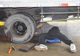Prueba de mecánicos realizada por Talento Grupo Internacional en Lima, para seleccionar trabajadores peruanos para empresas de transporte en Valladolid y Castilla y León.