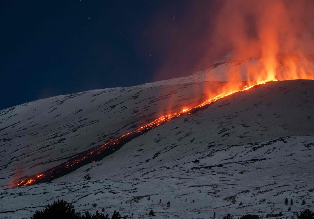 La erupción del volcan Etna, en imágenes