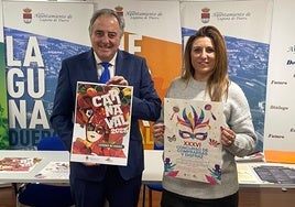 Avelino Álvarez, alcalde de Laguna de Duero, y Estela Crespo, concejala de Festejos, durante la presentación de la programación de Carnavales en el municipio.