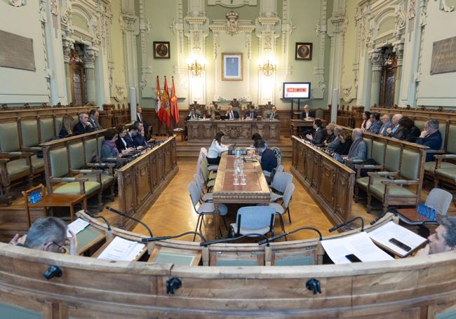 Un momento del pleno extraordinario, en el Ayuntamiento.