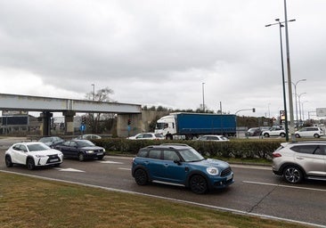 Un carril bus-VAO, la propuesta de Ecologistas para la rotonda de San Agustín