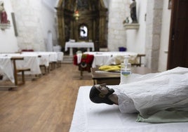 El interior de la iglesia de Canillas de Esgueva.