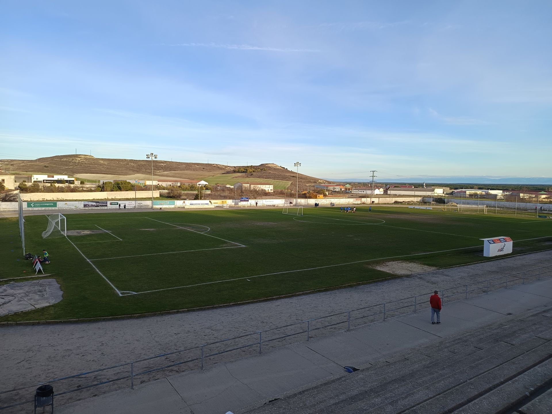 El Ayuntamiento de Cuéllar suspende provisionalmente el uso del campo de fútbol