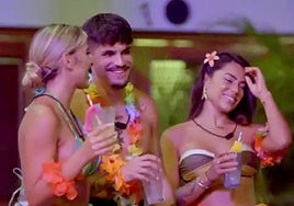 Fiesta hawaiana en 'La isla de las tentaciones'.