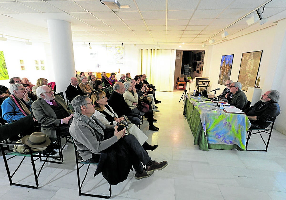 Asistentes al acto de homenaje de Justo Alejo