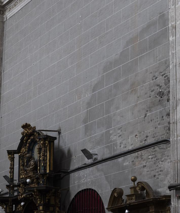 Imagen secundaria 2 - Desperfectos en la iglesia y en la cripta de la Magdalena