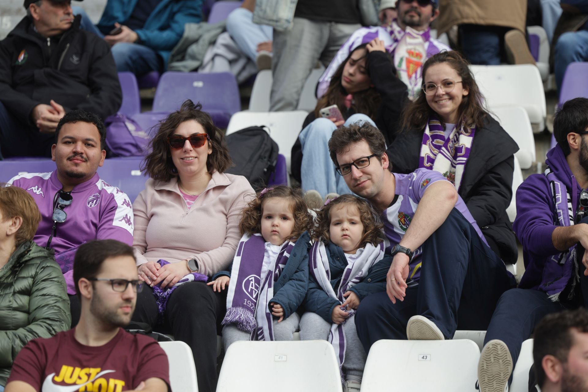 Búscate en la grada del Real Valladolid-Sevilla 2 de 2