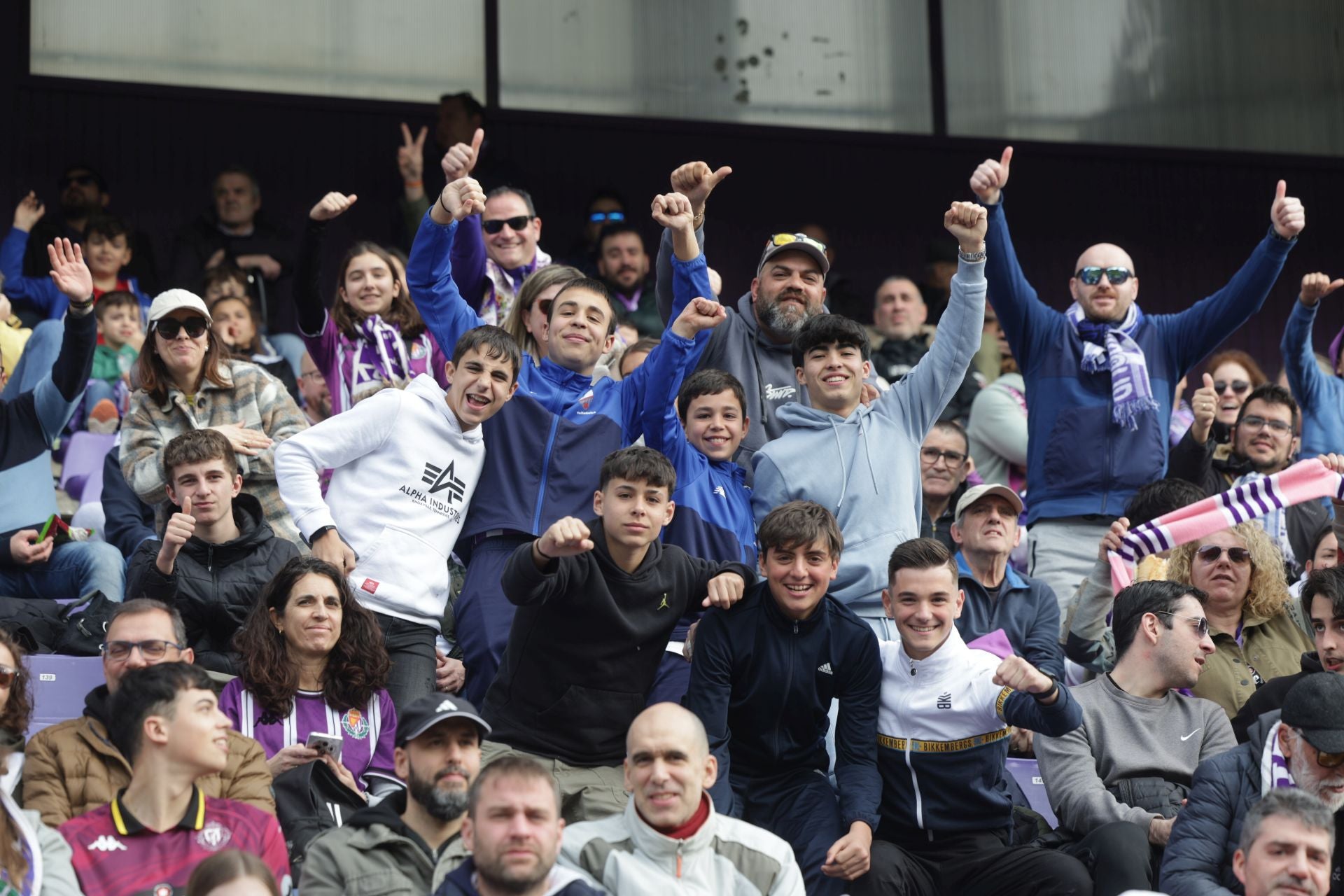 Búscate en la grada del Real Valladolid-Sevilla 2 de 2
