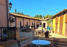 El patio de La Casa del Trotamundos, en Villamayor de Campos.