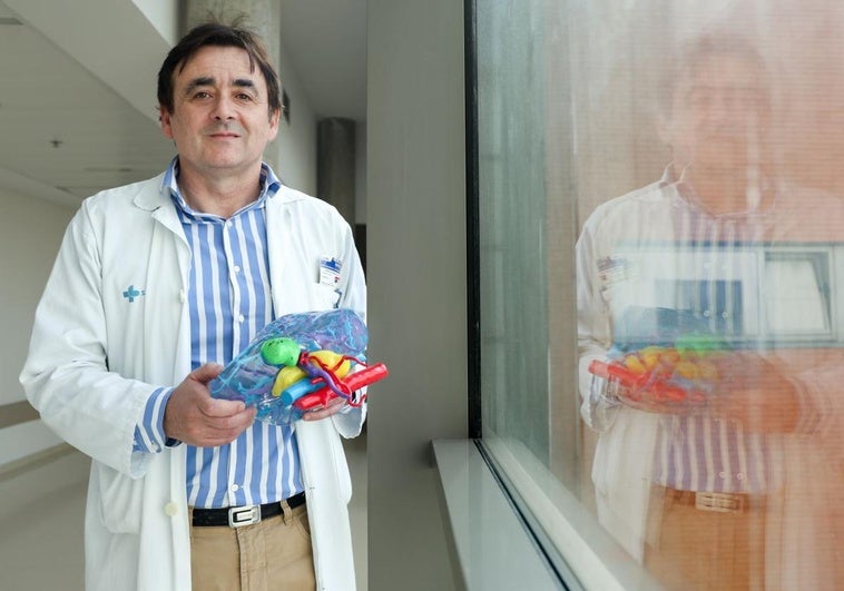 El doctor David Pacheco Sánchez, jefe del Servicio de Cirugía General del Río Hortega y responsable de la Unidad de Trasplante Hepático.