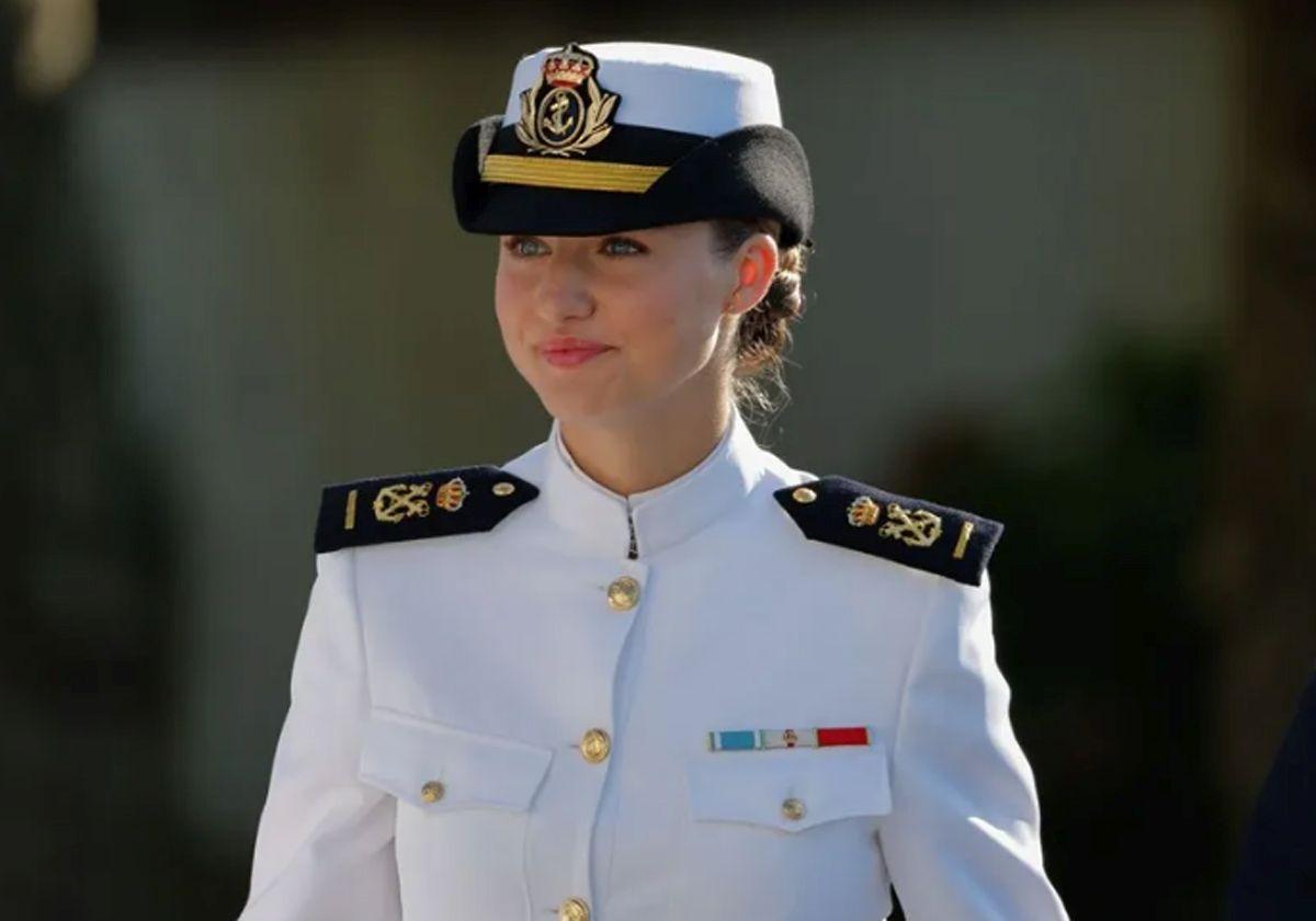 Un fotógrafo 'pilla' a la Princesa Leonor besándose con un compañero en Brasil