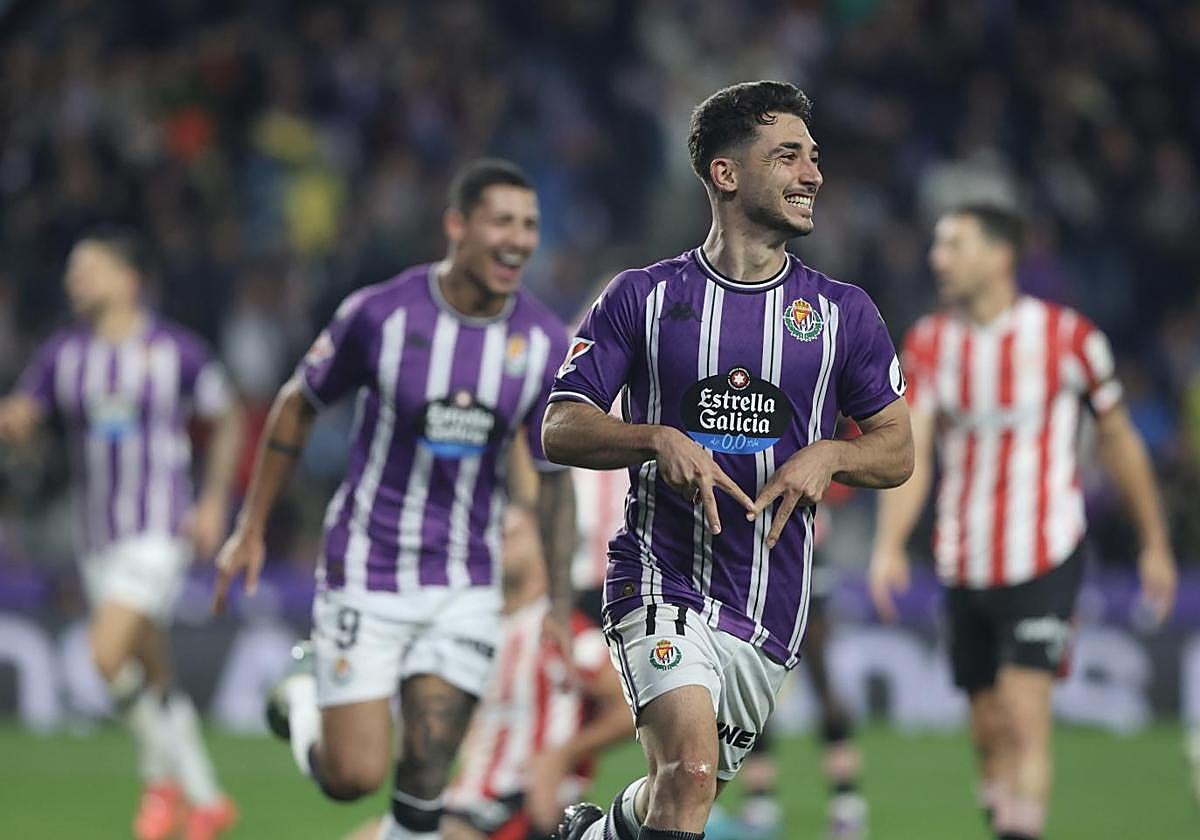 Raúl Moro celebra el gol que marcó la primera vuelta frente al Athletic Club en Zorrilla