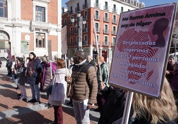 Un 'ejército' de solidaridad defiende en la Plaza Mayor la acogida de refugiados y migrantes