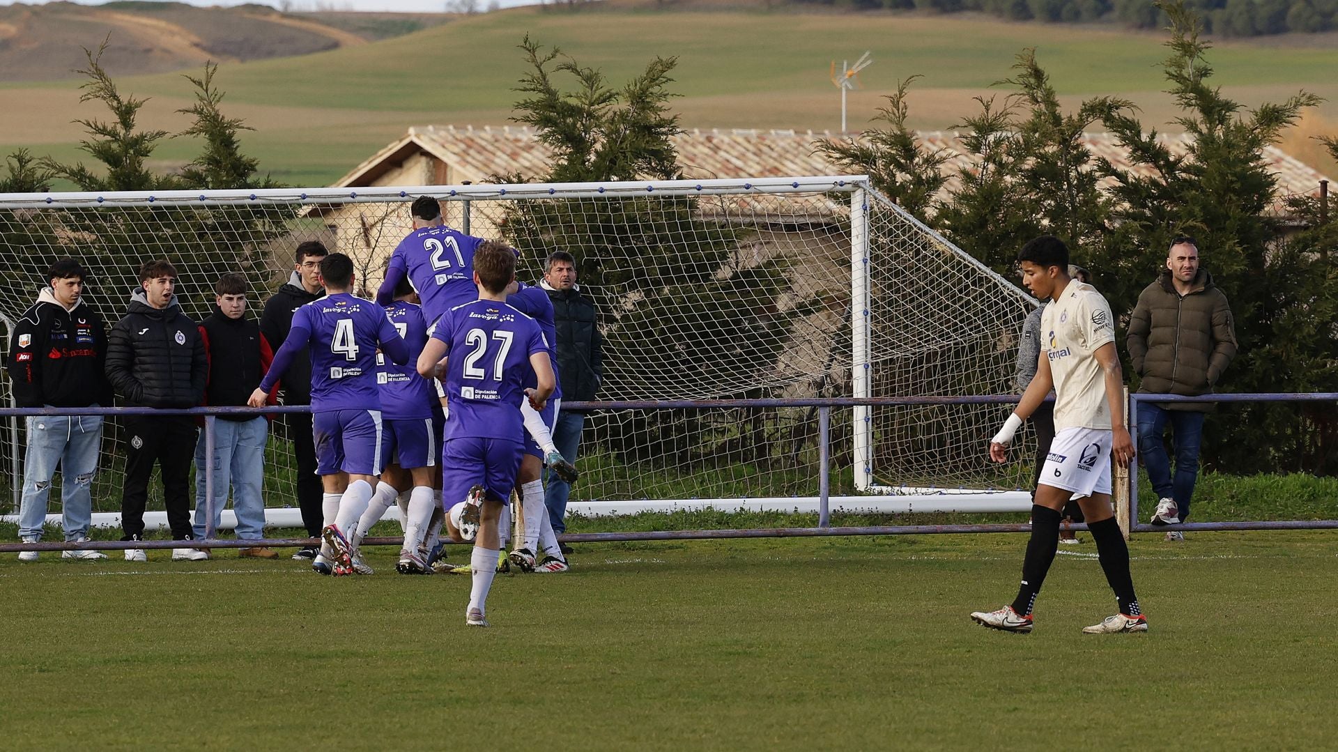 Remontada local en el derbi