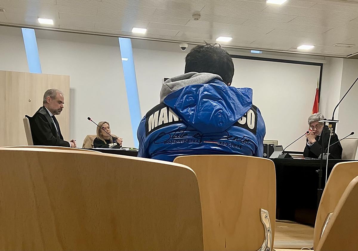 El ya condenado, durante la vista en el Juzgado de lo Penal.