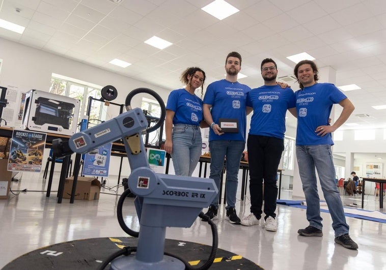 Cuatro de los miembros de la Asociación de Microbótica de la Universidad de Valladolid, organizadores de Robolid.