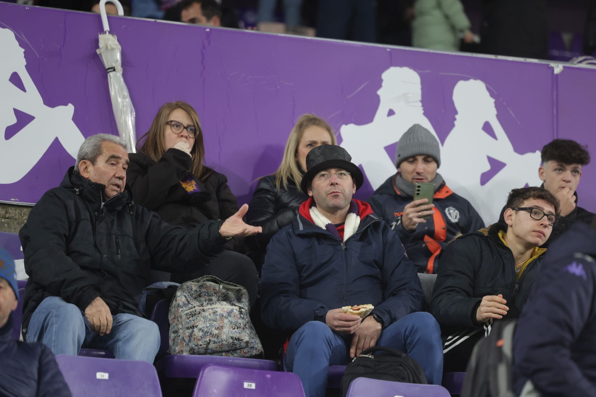 Búscate en la grada del Real Valladolid - UD Las Palmas (1/4)