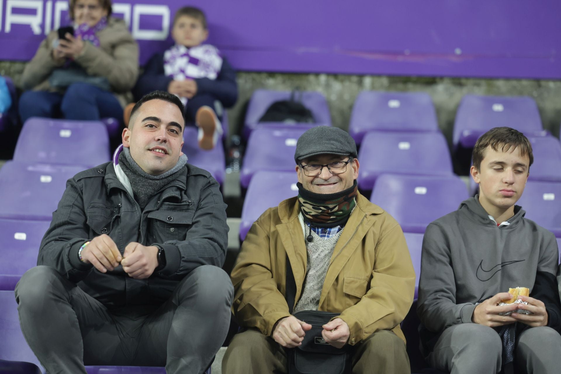 Búscate en la grada del Real Valladolid - UD Las Palmas (2/4)