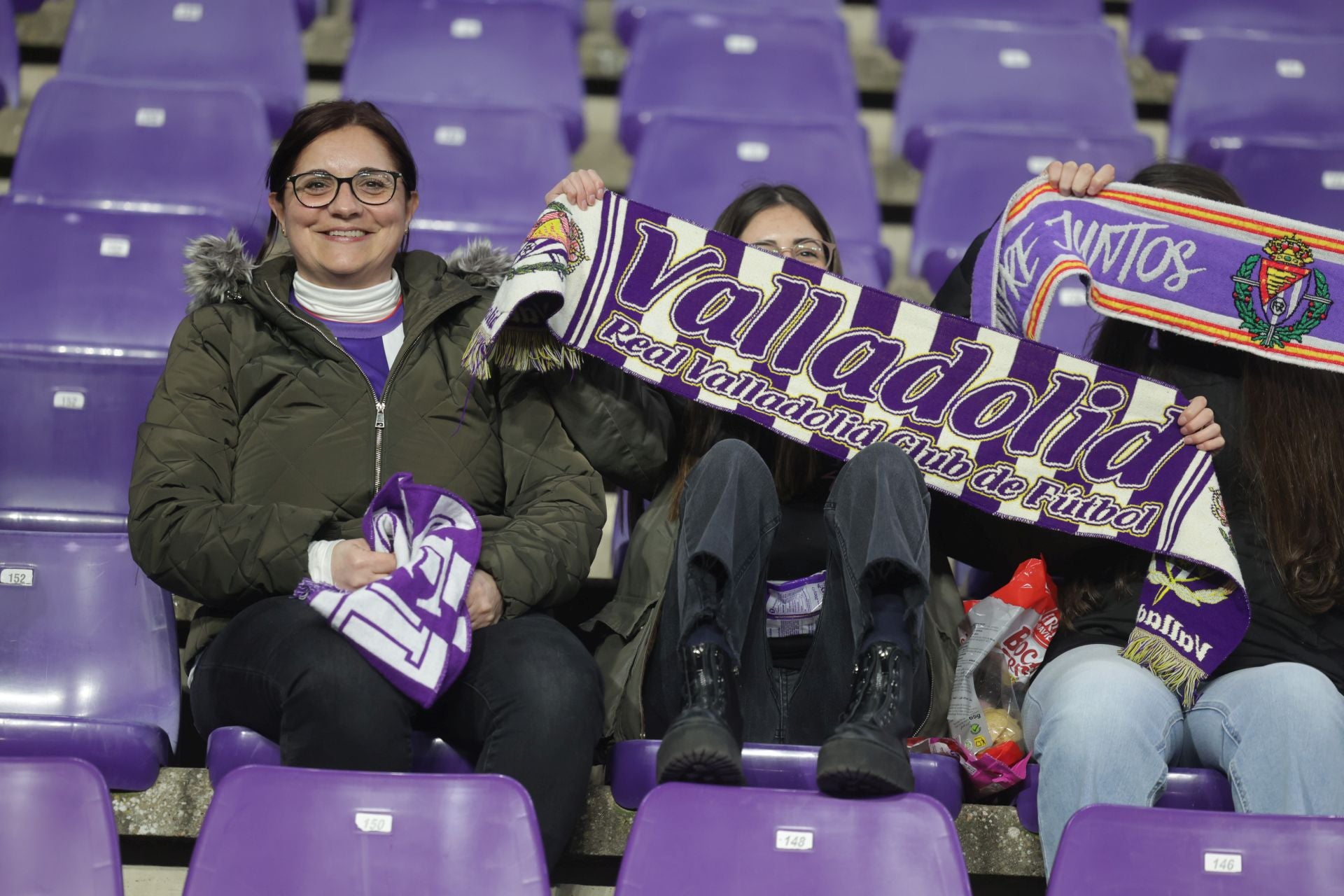 Búscate en la grada del Real Valladolid - UD Las Palmas (2/4)