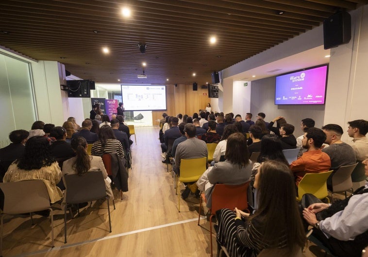 Los emprendedores de STARTinnova demuestran su conciencia social