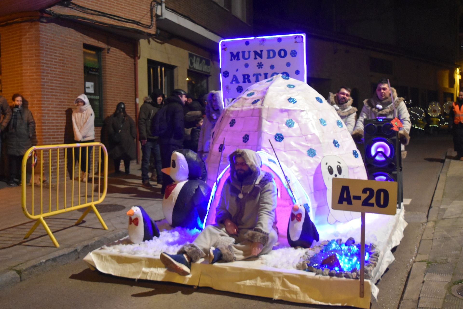 Así ha sido el gran desfile del Carnaval de la Galleta de Aguilar