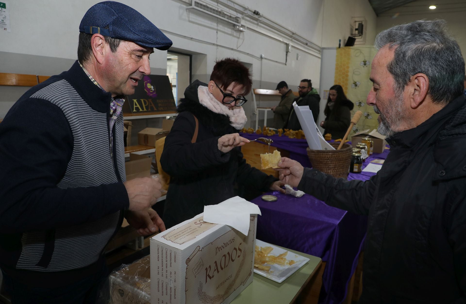 Así es la VI Feria Apícola de Castilla y León en Palencia