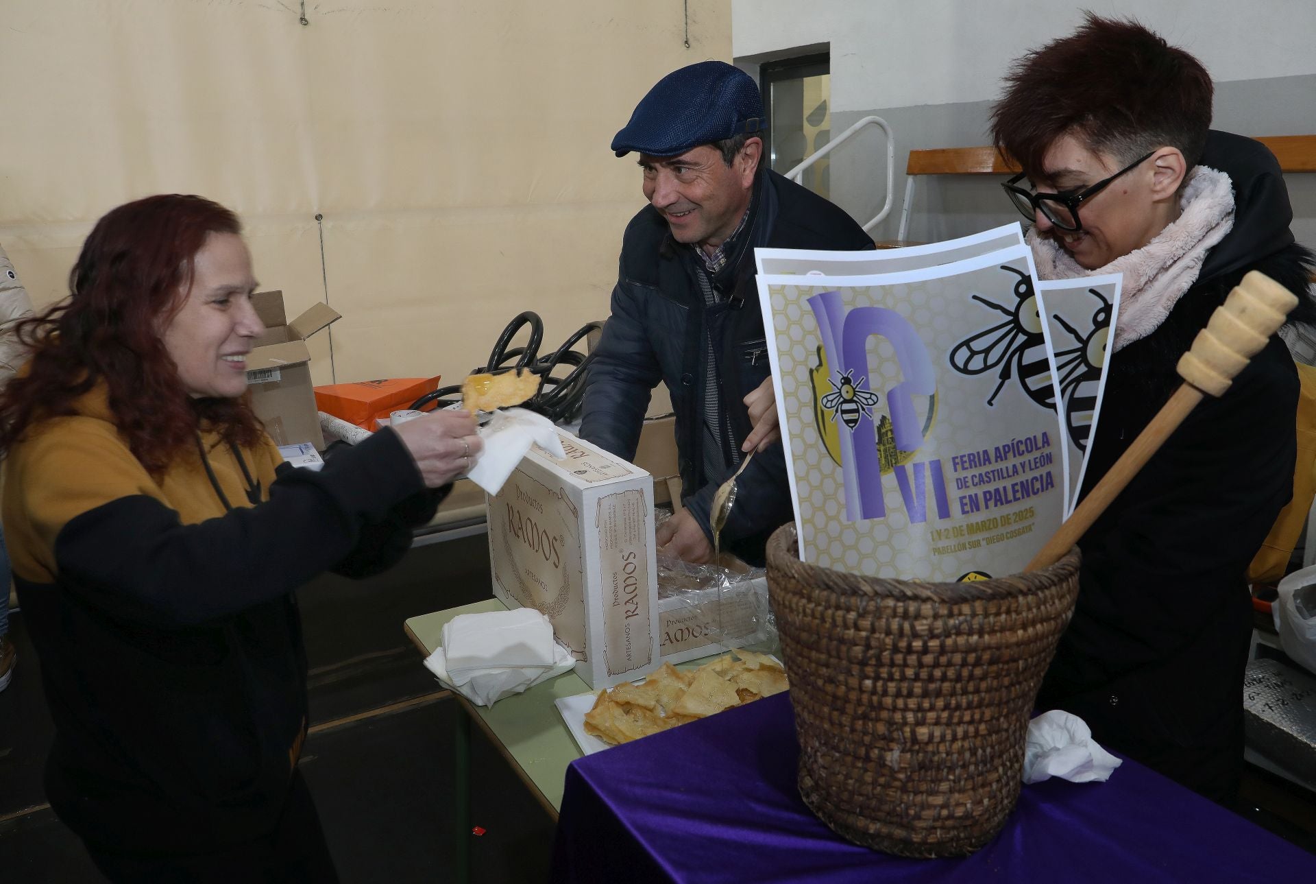 Así es la VI Feria Apícola de Castilla y León en Palencia