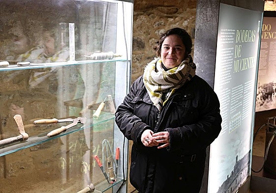 Gloria Martín Martín, técnico de turismo del Ayuntamiento de Mucientes en el Aula de Interpretación