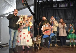 Ganadores del concurso de mascotas disfrazadas de Aguilar.