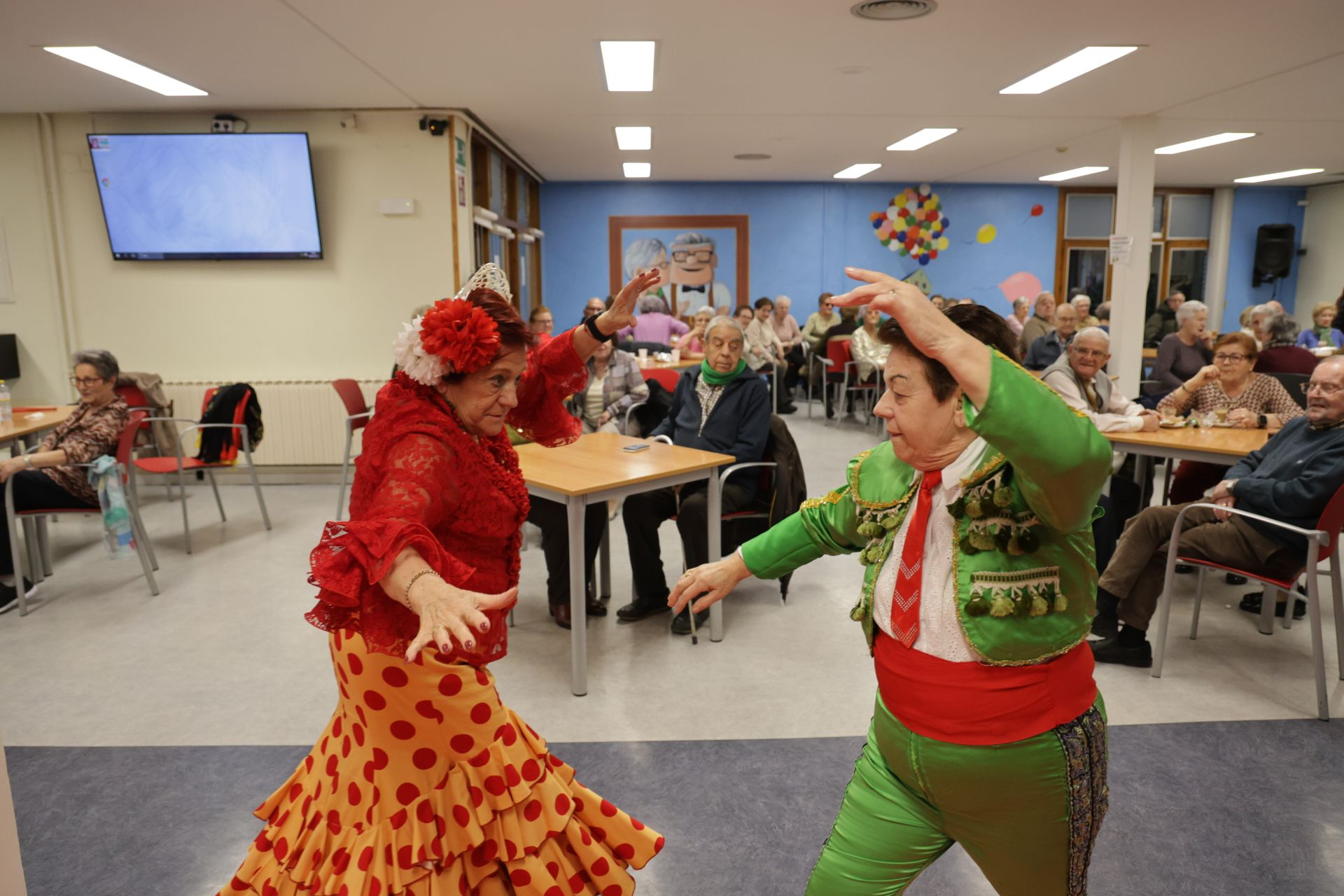 Fiesta de carnaval en el Centro de Vida Activa de las Delicias.